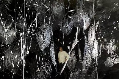 托马斯·萨拉切诺新展 展出世界最大的蜘蛛网.jpg