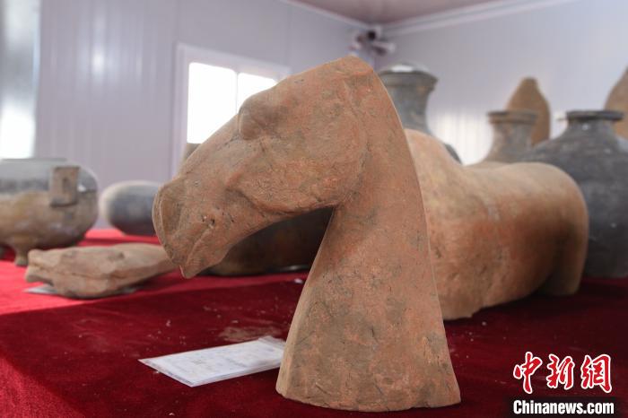 河南洛阳汉代墓葬群出土陶仕女俑等200余件文物 河南洛阳汉代墓葬群出土陶仕女俑等200余件文物