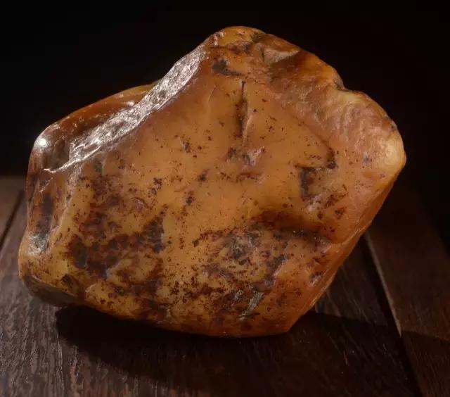 石头中的帝王——田黄,最常用的辨伪方法!(值得收藏)