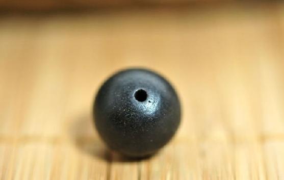 沉香串珠最常见的造假及辨别方法,大揭秘!