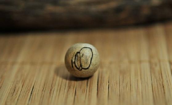 沉香串珠最常见的造假及辨别方法,大揭秘!