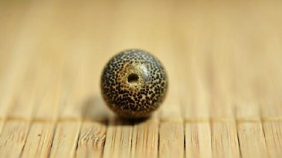 沉香串珠最常见的造假及辨别方法,大揭秘!