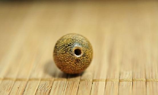 沉香串珠最常见的造假及辨别方法,大揭秘!