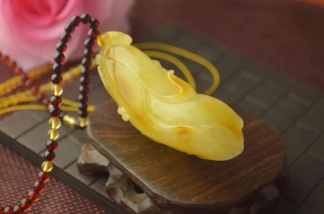 四大经典文玩配饰:绿松,蜜蜡,青金,南红最常用的鉴别方法! 四大经典文玩配饰:绿松,蜜蜡,青金,南红最常用的鉴别方法!