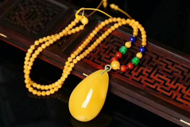 四大经典文玩配饰:绿松,蜜蜡,青金,南红最常用的鉴别方法! 四大经典文玩配饰:绿松,蜜蜡,青金,南红最常用的鉴别方法!